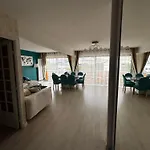 Bel Spacieux Et Lumineux De 100m2 Au 3e Etage Avec Ascenseur -a 5mn A Pied Du Parc Des Expositions Congres De Et Eng Et 10mn Du Centre Place Parking Devant L'immeuble *