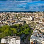 Bel Spacieux Et Lumineux De 100m2 Au 3e Etage Avec Ascenseur -a 5mn A Pied Du Parc Des Expositions Congres De Et Eng Et 10mn Du Centre Place Parking Devant L'immeuble アパート ディジョン