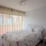 Bel Lumineux De 100m2 6 Places 3 Au 3e étage Avec Ascenseur -a 5mn à Pied Du Parc Des Expositions Congrès De Et Eng Et 10mn Du Centre Place Parking Devant L'immeuble Appartement *
