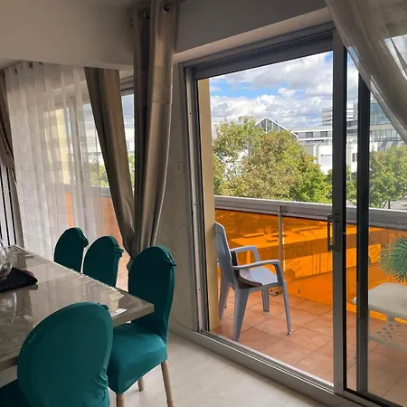 Bel Spacieux Et Lumineux De 100m2 Au 3e Etage Avec Ascenseur -a 5mn A Pied Du Parc Des Expositions Congres De Et Eng Et 10mn Du Centre Place Parking Devant L'immeuble ディジョン