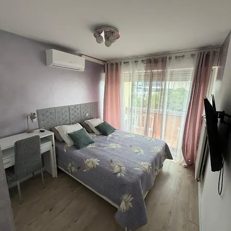 Bel Climatise Et Spacieux De 100m2 Au 3e Etage Avec Ascenseur -a 5mn A Pied Du Parc Des Expositions Congres De Et Eng Et 10mn Du Centre Place Parking Devant L'immeuble דיז'ון