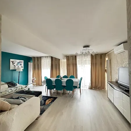 Bel Climatise Et Spacieux De 100m2 Au 3e Etage Avec Ascenseur -a 5mn A Pied Du Parc Des Expositions Congres De Et Eng Et 10mn Du Centre Place Parking Devant L'immeuble * דיז'ון