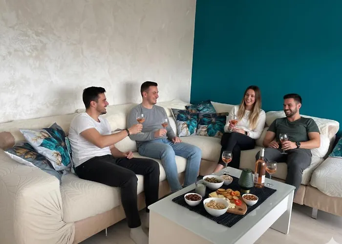 Apartment Bel Spacieux Et Lumineux De 100m2 Au 3e Etage Avec Ascenseur -a 5mn A Pied Du Parc Des Expositions Congres De Et Eng Et 10mn Du Centre Place Parking Devant L'immeuble