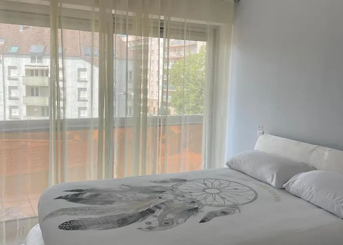 Apartment Bel Spacieux Et Lumineux De 100m2 Au 3e Etage Avec Ascenseur -a 5mn A Pied Du Parc Des Expositions Congres De Et Eng Et 10mn Du Centre Place Parking Devant L'immeuble Dijon