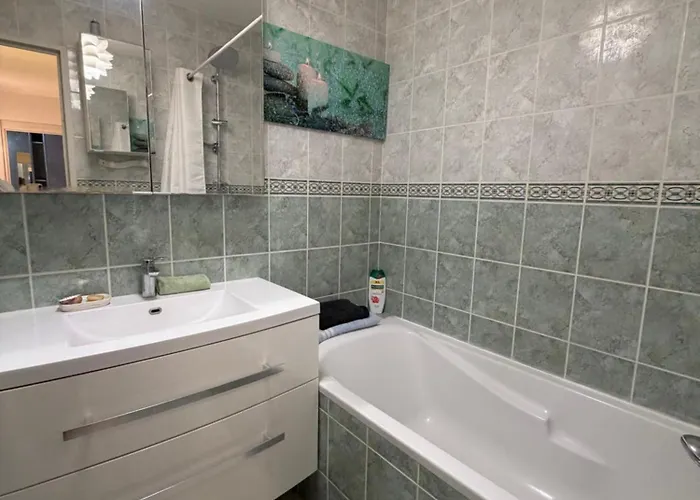 Bel Spacieux Et Lumineux De 100m2 Au 3e Etage Avec Ascenseur -a 5mn A Pied Du Parc Des Expositions Congres De Et Eng Et 10mn Du Centre Place Parking Devant L'immeuble Lejlighed