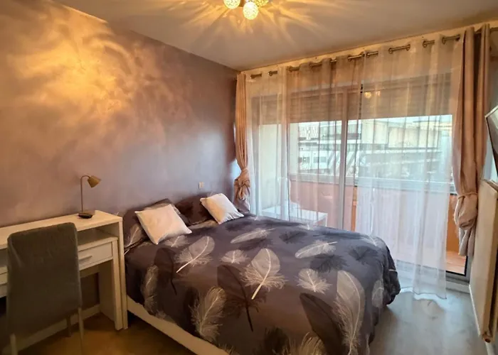 Bel Spacieux Et Lumineux De 100m2 Au 3e Etage Avec Ascenseur -a 5mn A Pied Du Parc Des Expositions Congres De Et Eng Et 10mn Du Centre Place Parking Devant L'immeuble Dijon