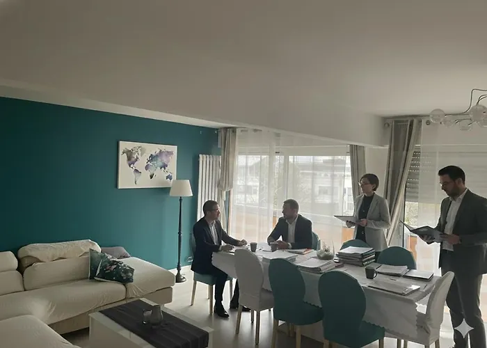 Apartment Bel Spacieux Et Lumineux De 100m2 Au 3e Etage Avec Ascenseur -a 5mn A Pied Du Parc Des Expositions Congres De Et Eng Et 10mn Du Centre Place Parking Devant L'immeuble Dijon
